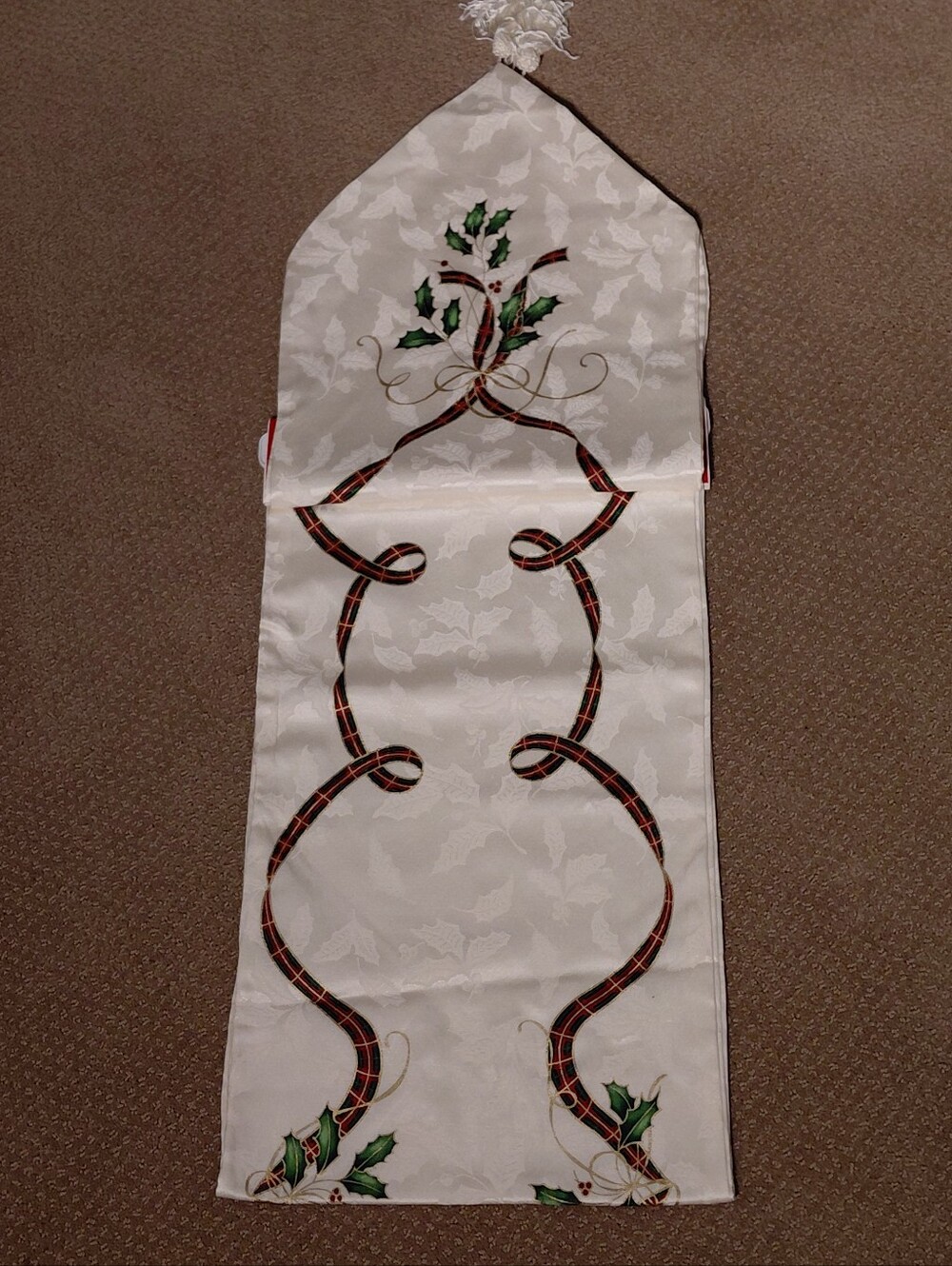 LENOX TABLE RUNNER - Picture 5 of 8
